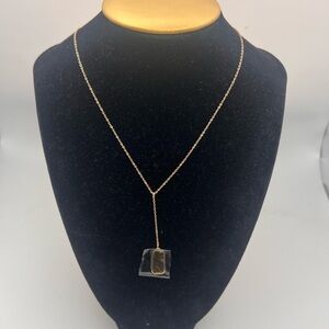 Chic Gold Pendant Necklace